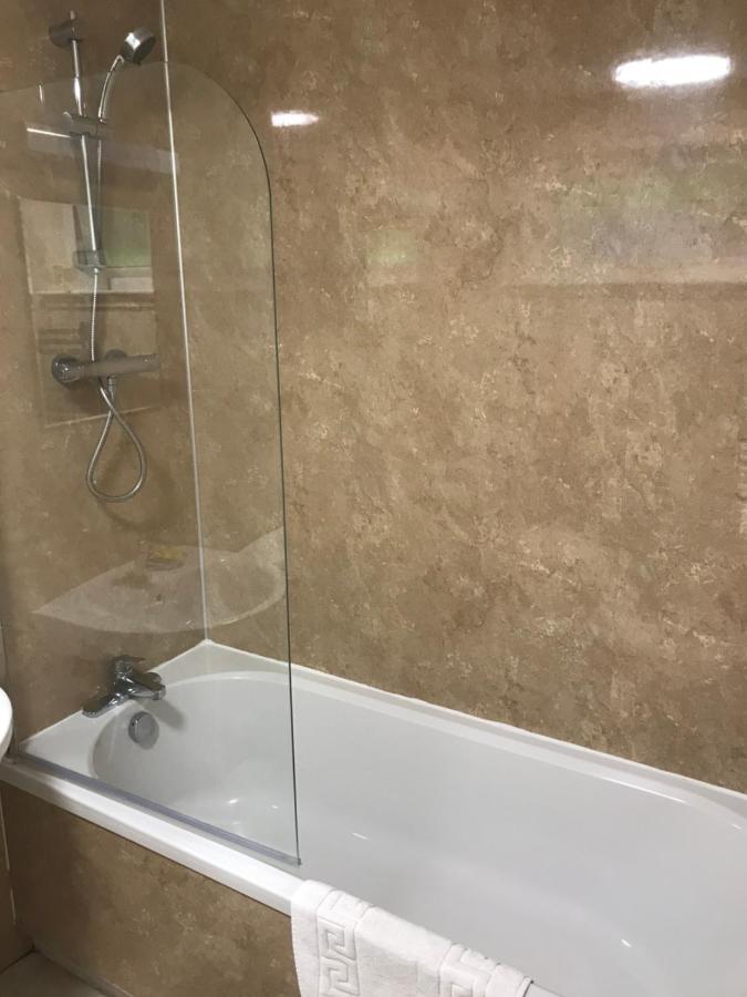 Borrodale, One Bedroom Apartment With Balcony And Loch View. Форт-Уильям Экстерьер фото